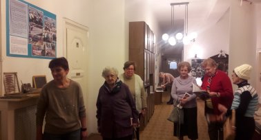 A Nyugdíjas Otthon lakói is megtekintették a kiállítást